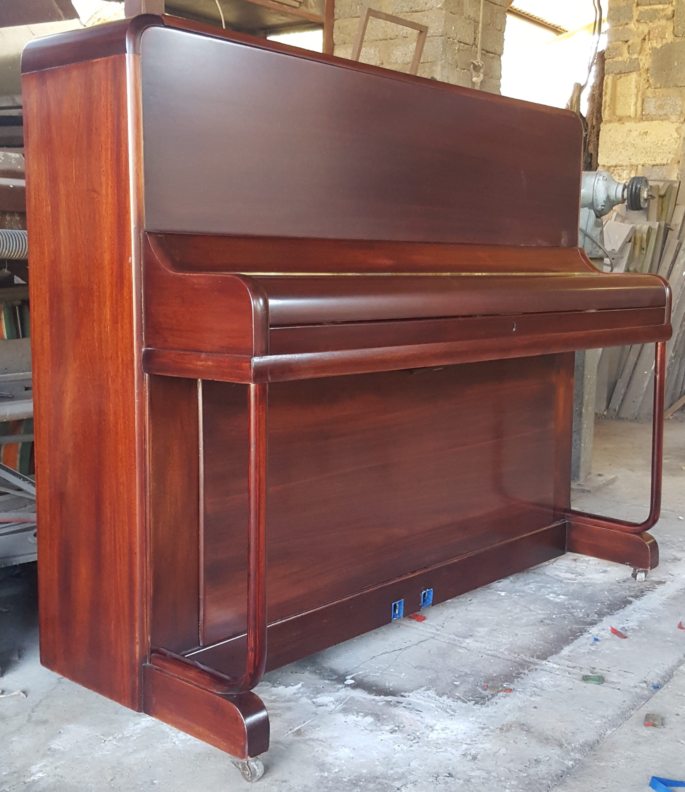 B. Squire Upright Piano (210)