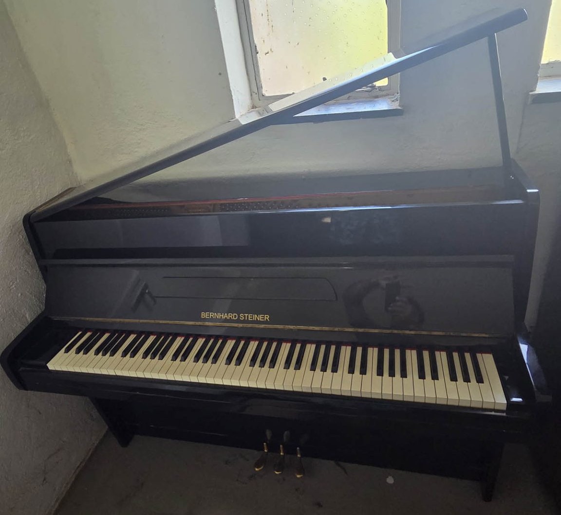 Kawai Upright Piano (642)