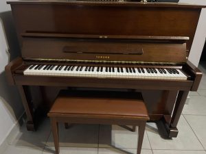 Yamaha Upright Piano (782)